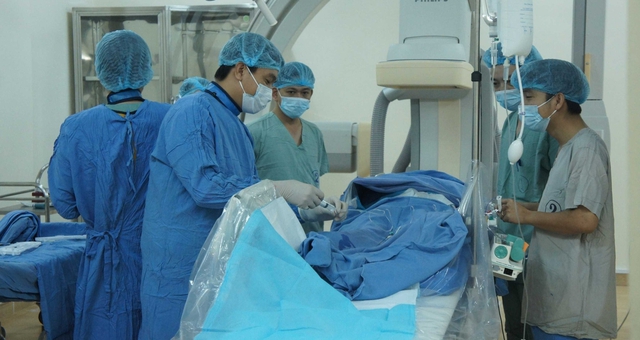 Đãi ngộ đặc biệt với nhân lực y tế chất lượng cao: Chìa khóa giữ chân và tạo động lực lâu dài- Ảnh 1.