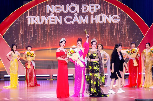 Nữ doanh nhân Trần Thị Thịnh khẳng định bản lĩnh phụ nữ hiện đại khi đăng quang Hoa hậu Doanh nhân Asean 2025- Ảnh 3.