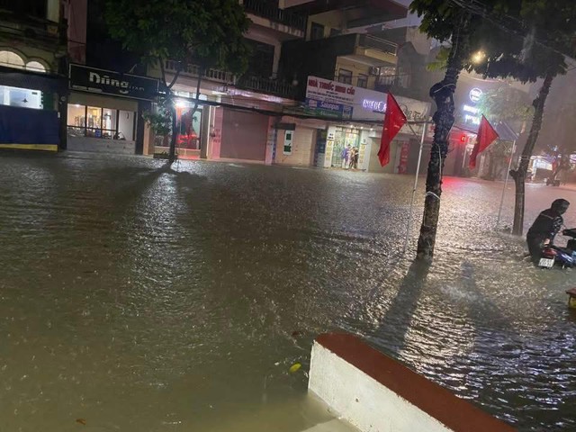 18 hộ dân bị di dời, hàng trăm hộ bị chia cắt do mưa lớn ở Thái Nguyên- Ảnh 2. 18 hộ dân bị di dời, hàng trăm hộ bị chia cắt do mưa lớn ở Thái Nguyên- Ảnh 2.
