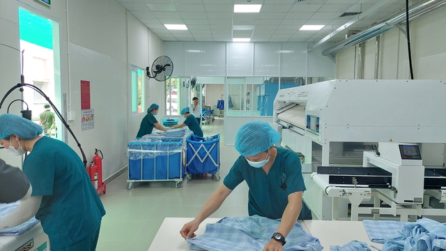Bệnh viện Lê Văn Thịnh vận hành hệ thống máy giặt tân tiến phục vụ bệnh nhân- Ảnh 2. Bệnh viện Lê Văn Thịnh vận hành hệ thống máy giặt tân tiến phục vụ bệnh nhân- Ảnh 2.