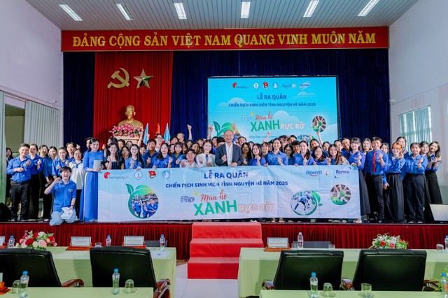 Remos phối hợp tổ chức lễ ra quân chiến dịch sinh viên tình nguyện hè 2025 và chương trình 'Flex mùa hè xanh rực rỡ'- Ảnh 3. Remos phối hợp tổ chức lễ ra quân chiến dịch sinh viên tình nguyện hè 2025 và chương trình 'Flex mùa hè xanh rực rỡ'- Ảnh 3.