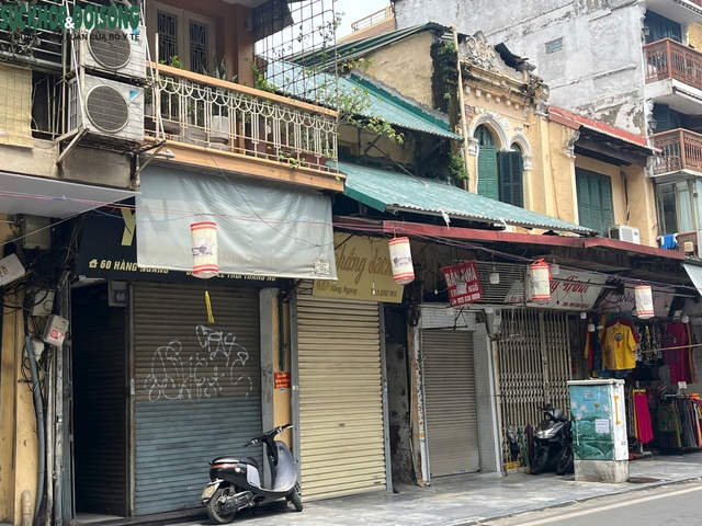 Hàng loạt cửa hàng 'hái ra tiền' trên phố cổ Hà Nội đóng cửa: Chuyện gì đang xảy ra?- Ảnh 6.