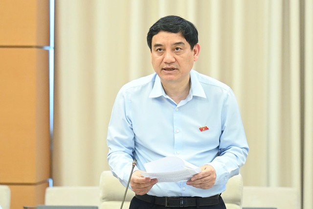 ĐBQH sử dụng trang phục có logo doanh nghiệp không được xem là hoạt động quảng cáo- Ảnh 2. ĐBQH sử dụng trang phục có logo doanh nghiệp không được xem là hoạt động quảng cáo- Ảnh 2.