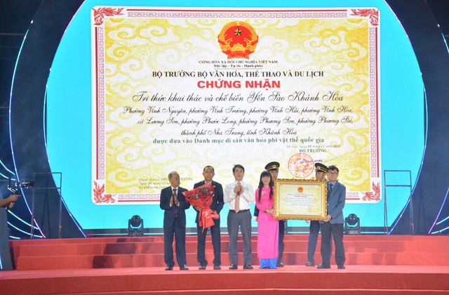 Tự hào vinh danh di sản văn hóa quốc gia Yến sào Khánh Hòa- Ảnh 1. Tự hào vinh danh di sản văn hóa quốc gia Yến sào Khánh Hòa- Ảnh 1.