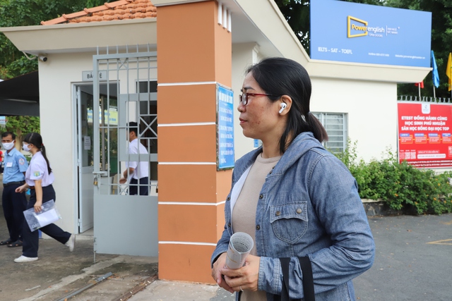Hơn 76.000 thí sinh tại TPHCM làm thủ tục thi vào lớp 10- Ảnh 8.