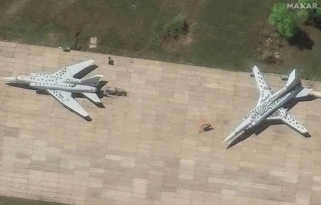UAV Ukraine phá hủy oanh tạc cơ Nga bất chấp ngụy trang- Ảnh 1.