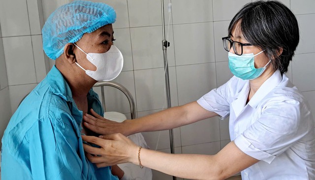 Đà Nẵng ghép tế bào gốc tự thân: Thắp hy vọng sống cho bệnh nhân ung thư máu tại miền Trung- Ảnh 1. Đà Nẵng ghép tế bào gốc tự thân: Thắp hy vọng sống cho bệnh nhân ung thư máu tại miền Trung- Ảnh 1.