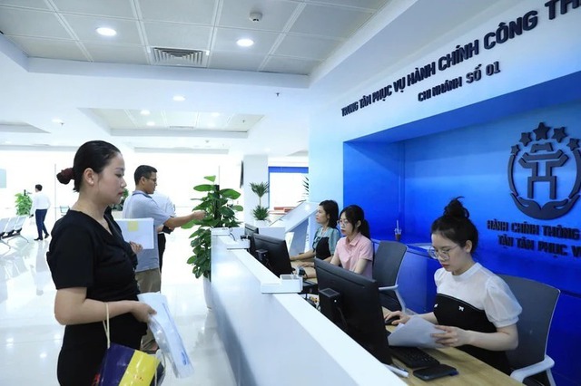 Hà Nội: Người dân không phải xếp hàng xin cấp giấy phép lĩnh vực xây dựng- Ảnh 1. Hà Nội: Người dân không phải xếp hàng xin cấp giấy phép lĩnh vực xây dựng- Ảnh 1.