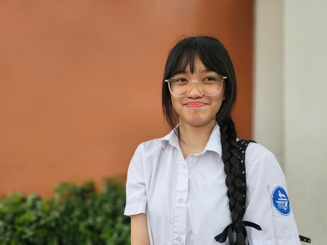Sĩ tử Hà thành tiếp tục chinh phục kỳ thi lớp 10 chuyên đầy cam go- Ảnh 2. Sĩ tử Hà thành tiếp tục chinh phục kỳ thi lớp 10 chuyên đầy cam go- Ảnh 2.