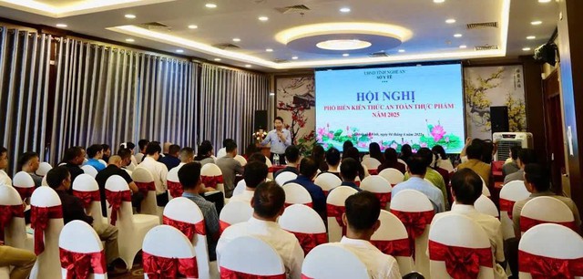 Nghệ An: Tăng cường kiểm tra, giám sát, xử lý vi phạm về an toàn thực phẩm- Ảnh 2. Nghệ An: Tăng cường kiểm tra, giám sát, xử lý vi phạm về an toàn thực phẩm- Ảnh 2.