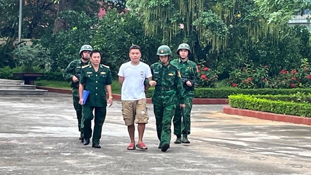 Hơn 2 tạ bạc tinh khiết bị chặn bắt khi tuồn lậu qua biên giới- Ảnh 3. Hơn 2 tạ bạc tinh khiết bị chặn bắt khi tuồn lậu qua biên giới- Ảnh 3.