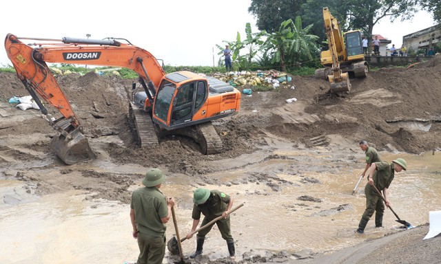 Hàng loạt sự cố đê điều, Bộ Nông nghiệp và Môi trường chỉ đạo khẩn- Ảnh 2. Hàng loạt sự cố đê điều, Bộ Nông nghiệp và Môi trường chỉ đạo khẩn- Ảnh 2.