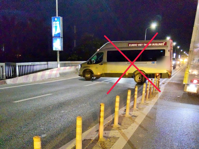 Chặn cả dòng xe để quay đầu trên cầu Thăng Long, tài xế xe khách bị xử lý- Ảnh 2.