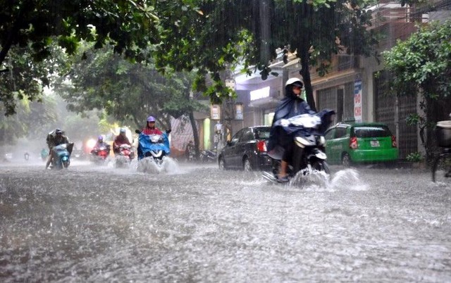 Sáng nay Hà Nội tái diễn mưa dông kèm lốc sét- Ảnh 2. Sáng nay Hà Nội tái diễn mưa dông kèm lốc sét- Ảnh 2.