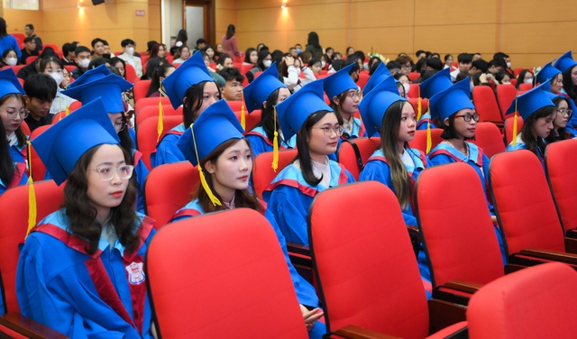 Hơn 270 thí sinh đầu tiên trúng tuyển Trường Đại học Y Hà Nội năm 2025- Ảnh 1. Hơn 270 thí sinh đầu tiên trúng tuyển Trường Đại học Y Hà Nội năm 2025- Ảnh 1.