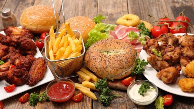 10 thói quen ăn uống có thể làm tăng nguy cơ mắc bệnh tim- Ảnh 1.