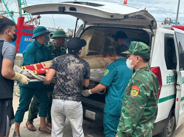 Tìm thấy thi thể ngư dân mất tích trên biển trong đêm- Ảnh 1. Tìm thấy thi thể ngư dân mất tích trên biển trong đêm- Ảnh 1.