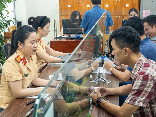 Người dân nói gì khi đi đăng ký xe ở xã, phường nơi mình không cư trú?- Ảnh 4. Người dân nói gì khi đi đăng ký xe ở xã, phường nơi mình không cư trú?- Ảnh 4.