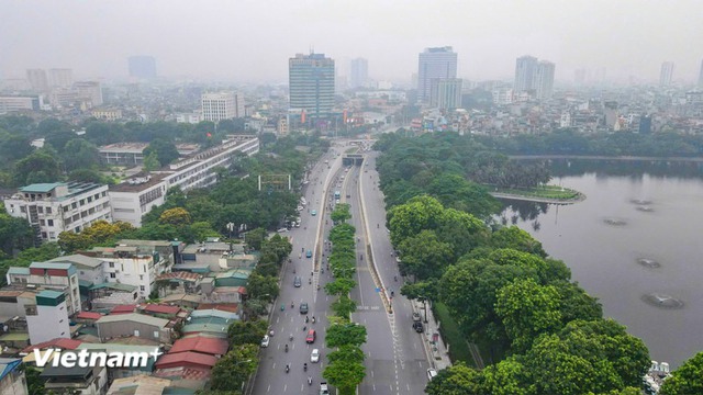 Hà Nội hiện thực hóa mục tiêu chuyển đổi xe xăng và trạm sạc điện ra sao?- Ảnh 1. Hà Nội hiện thực hóa mục tiêu chuyển đổi xe xăng và trạm sạc điện ra sao?- Ảnh 1.