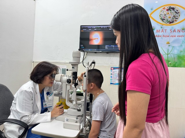 Tình trạng gia tăng cận thị học đường, phụ huynh cần biết các biện pháp quản lý- Ảnh 3. Tình trạng gia tăng cận thị học đường, phụ huynh cần biết các biện pháp quản lý- Ảnh 3.
