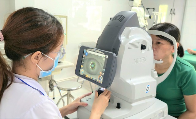 Bệnh viện Nội tiết Nghệ An tiên phong ứng dụng AI sàng lọc biến chứng mắt do đái tháo đường- Ảnh 5. Bệnh viện Nội tiết Nghệ An tiên phong ứng dụng AI sàng lọc biến chứng mắt do đái tháo đường- Ảnh 5.