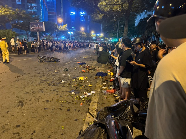 Tài xế ô tô gây tai nạn liên hoàn tại Dương Nội khai gì với Công an?- Ảnh 2. Tài xế ô tô gây tai nạn liên hoàn tại Dương Nội khai gì với Công an?- Ảnh 2.