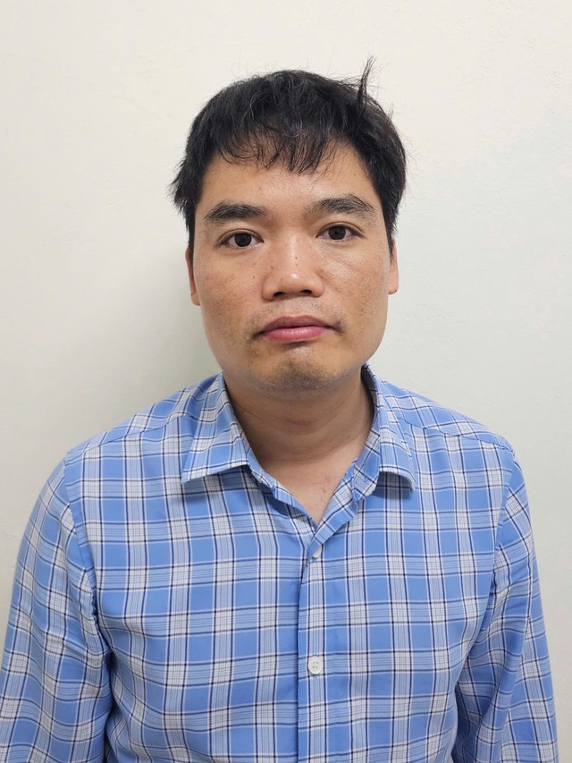 Khởi tố bị can với lái xe gây tai nạn liên hoàn ở Hà Nội
- Ảnh 1. Khởi tố bị can với lái xe gây tai nạn liên hoàn ở Hà Nội
- Ảnh 1.