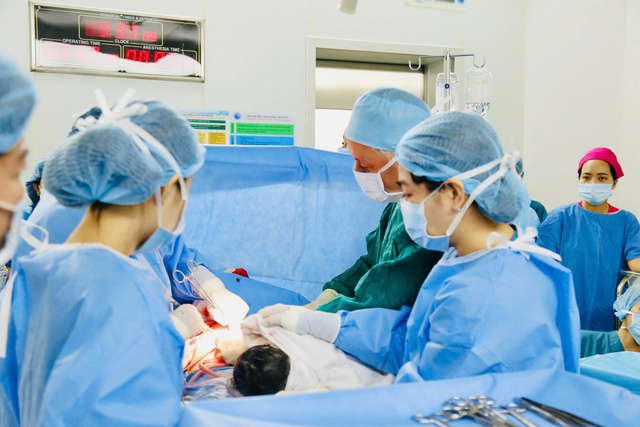 Em bé thứ 8 được thông tim xuyên bào thai thành công đã chào đời khỏe mạnh- Ảnh 1. Em bé thứ 8 được thông tim xuyên bào thai thành công đã chào đời khỏe mạnh- Ảnh 1.