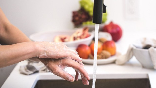 Cách phòng ngừa bệnh lỵ trực khuẩn sau mưa lũ- Ảnh 2.