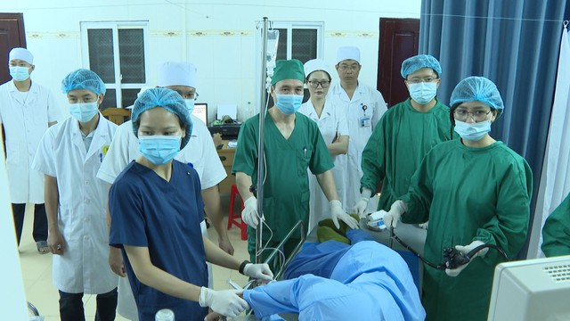 Điều chỉnh chế độ lương và đãi ngộ phù hợp để giữ chân bác sĩ giỏi, người dân được hưởng lợi- Ảnh 2. Điều chỉnh chế độ lương và đãi ngộ phù hợp để giữ chân bác sĩ giỏi, người dân được hưởng lợi- Ảnh 2.