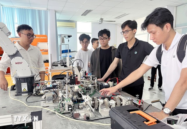 Sinh viên ngành cơ bản, bán dẫn sẽ nhận học bổng 2,8 đến 5,6 triệu đồng/tháng?- Ảnh 1. Sinh viên ngành cơ bản, bán dẫn sẽ nhận học bổng 2,8 đến 5,6 triệu đồng/tháng?- Ảnh 1.