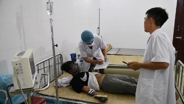 Quân y đảo Sơn Ca cứu ngư dân bị thuỷ đậu giai đoạn toàn phát, nốt phỏng rải rác toàn thân- Ảnh 1.