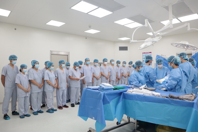 Nghĩa cử cuối cùng của người cho chết não mang lại cuộc đời mới cho 5 người bệnh- Ảnh 1.