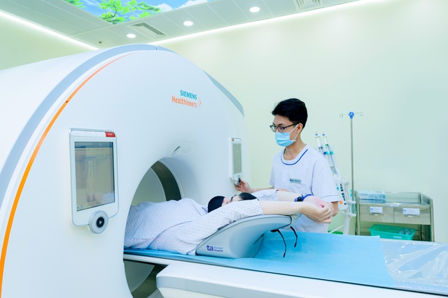 Người dân TP.HCM khám sức khỏe chuyên sâu với 'siêu máy CT' hiện đại- Ảnh 2.