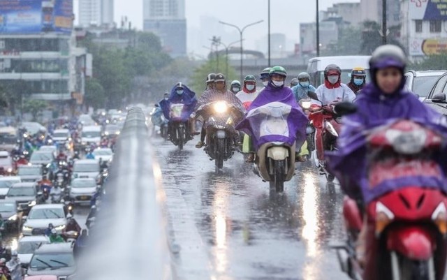 Mưa dông diện rộng, rủi ro thiên tai ở nhiều tỉnh thành- Ảnh 2.