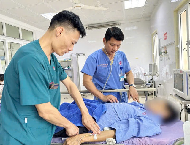 Tự ý dùng thuốc: Nguy cơ sốc phản vệ, đe dọa tính mạng- Ảnh 1.