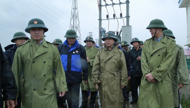 Phó Thủ tướng: Cần đặc biệt quan tâm tới diễn biến triều cường trùng thời điểm bão số 3 đổ bộ - Ảnh 3. Phó Thủ tướng: Cần đặc biệt quan tâm tới diễn biến triều cường trùng thời điểm bão số 3 đổ bộ - Ảnh 3.