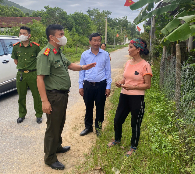 Quảng Trị ngăn chặn việc vứt lợn chết ra môi trường giữa mùa dịch- Ảnh 3. Quảng Trị ngăn chặn việc vứt lợn chết ra môi trường giữa mùa dịch- Ảnh 3.