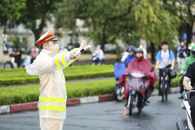 CSGT Hà Nội chủ động ứng phó với bão số 3

- Ảnh 1.