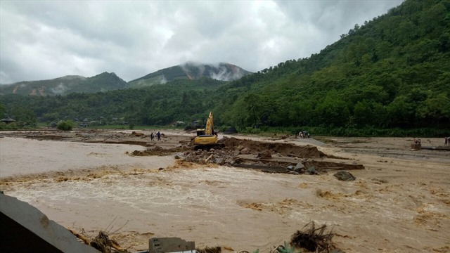 Nước vùng cửa sông ven biển dâng cao vượt mức lịch sử, hàng loạt điểm có nguy cơ sạt lở- Ảnh 3. Nước vùng cửa sông ven biển dâng cao vượt mức lịch sử, hàng loạt điểm có nguy cơ sạt lở- Ảnh 3.