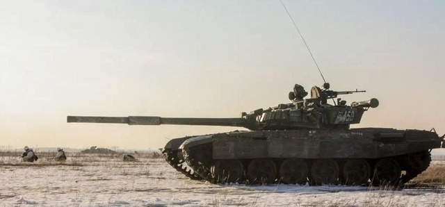 Khả năng sống sót vô song của xe tăng từ thời Hồng quân Liên Xô giữa chiến trường Ukraine- Ảnh 1. Khả năng sống sót vô song của xe tăng từ thời Hồng quân Liên Xô giữa chiến trường Ukraine- Ảnh 1.