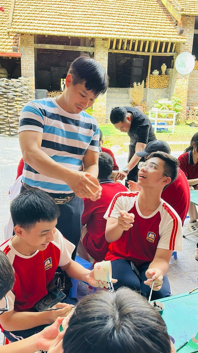 Lời giải nào cho bài toán áp lực và hiệu quả của Chương trình GDPT mới?- Ảnh 2.