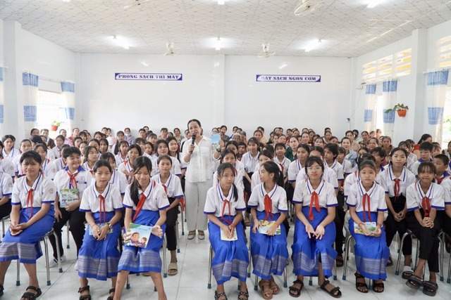 Tăng cường kỹ năng cho phụ nữ và trẻ em dân tộc thiểu số vượt qua định kiến giới- Ảnh 1. Tăng cường kỹ năng cho phụ nữ và trẻ em dân tộc thiểu số vượt qua định kiến giới- Ảnh 1.