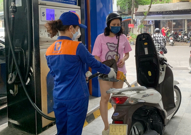 Giá xăng được dự báo giảm, giá dầu tăng trong kỳ điều hành ngày mai 24/7- Ảnh 1. giá xăng