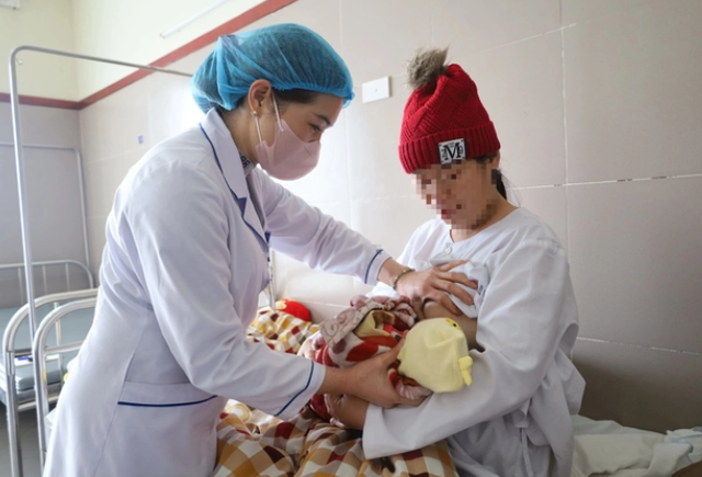Chăm sóc sức khỏe sinh sản toàn diện: Hộ sinh tuyến xã và những dịch vụ thiết yếu năm 2025- Ảnh 1. Chăm sóc sức khỏe sinh sản toàn diện: Hộ sinh tuyến xã và những dịch vụ thiết yếu năm 2025- Ảnh 1.