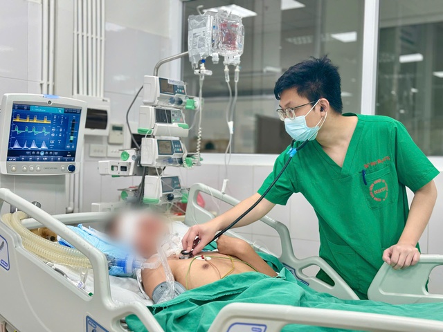Đột nhiên sốt cao liên tục, thanh niên 17 tuổi bị tổn thương sâu trong não- Ảnh 2. Đột nhiên sốt cao liên tục, thanh niên 17 tuổi bị tổn thương sâu trong não- Ảnh 2.