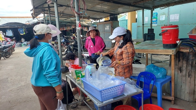 Vượt lên nỗi đau, mẹ và vợ liệt sĩ hy sinh khi cứu 3 em nhỏ đuối nước, vẫn tần tảo nuôi dạy con cháu nên người- Ảnh 1.