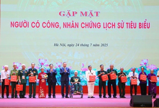 Tổng Bí thư Tô Lâm: Sự hy sinh của các anh hùng liệt sĩ đã làm cho đất nước nở hoa độc lập, kết trái tự do- Ảnh 2. Tổng Bí thư Tô Lâm: Sự hy sinh của các anh hùng liệt sĩ đã làm cho đất nước nở hoa độc lập, kết trái tự do- Ảnh 2.