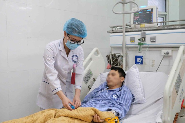 Cứu sống bệnh nhân 75 tuổi mắc cúm B biến chứng nặng- Ảnh 2.