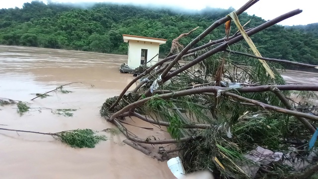 Đêm nay và ngày mai vẫn là cao điểm của đợt mưa lớn ở Bắc Bộ và Thanh Hóa, Nghệ An- Ảnh 2.